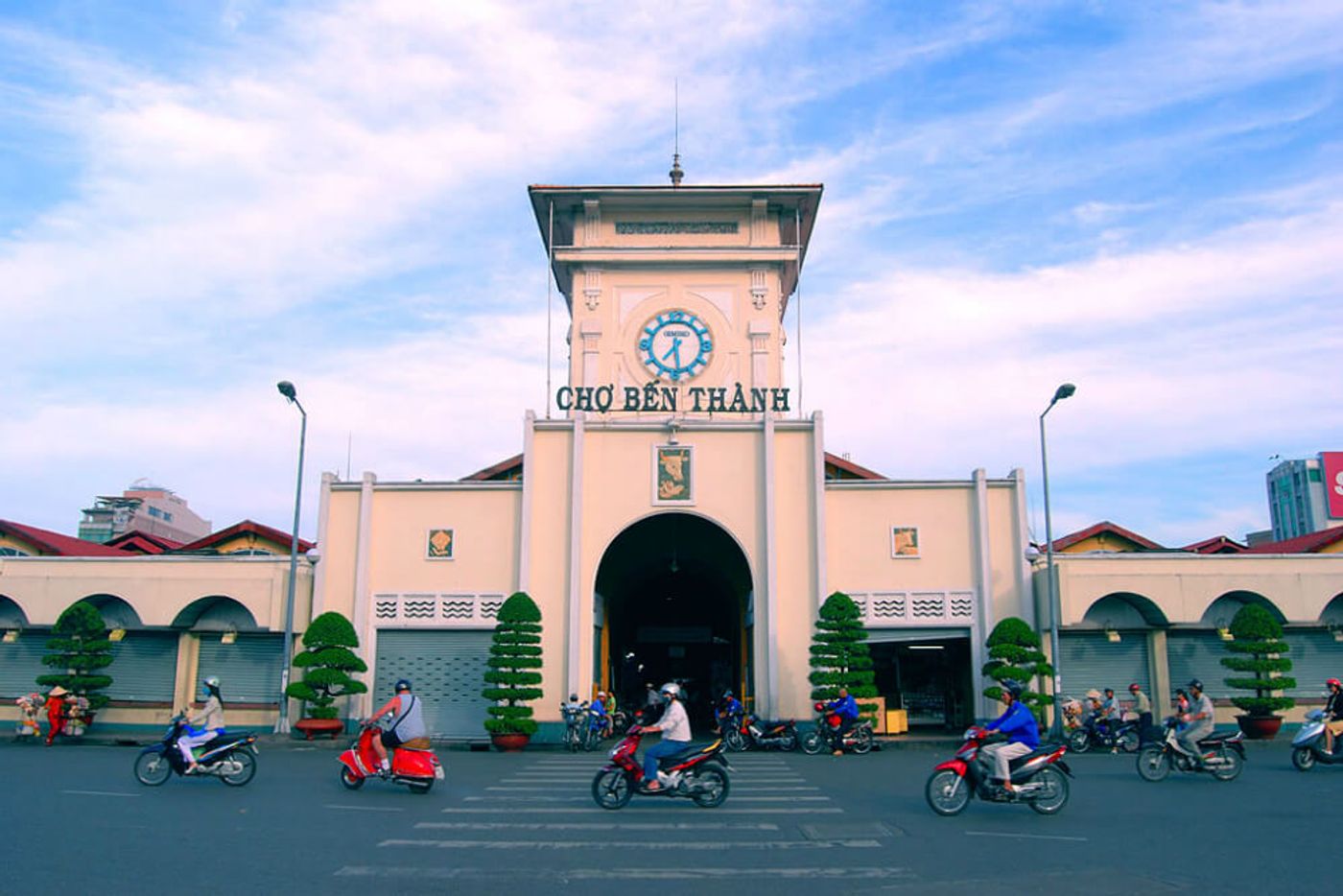 Hunt for hidden gems in Ben Thanh Market