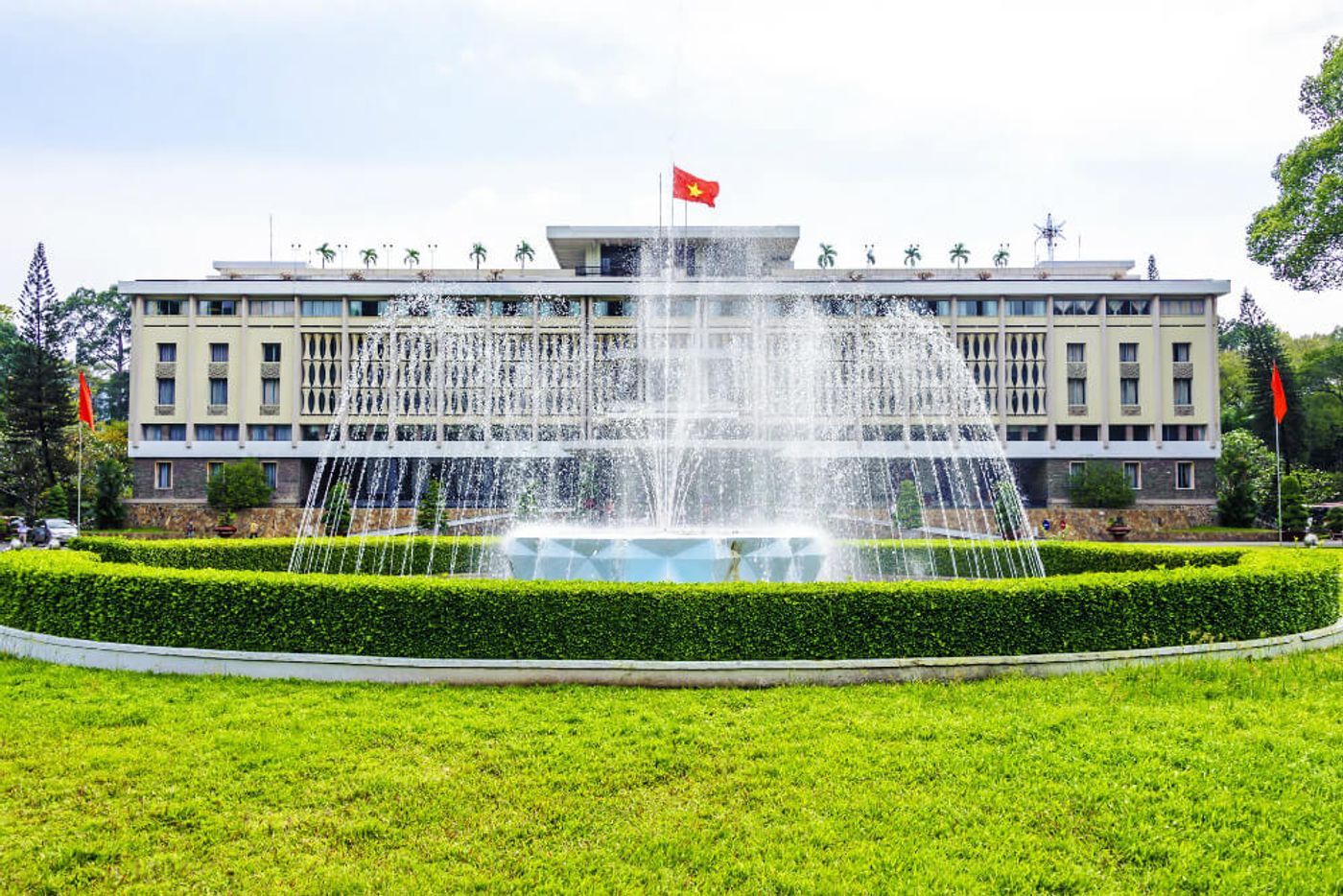 Take a walk around the Reunification Palace