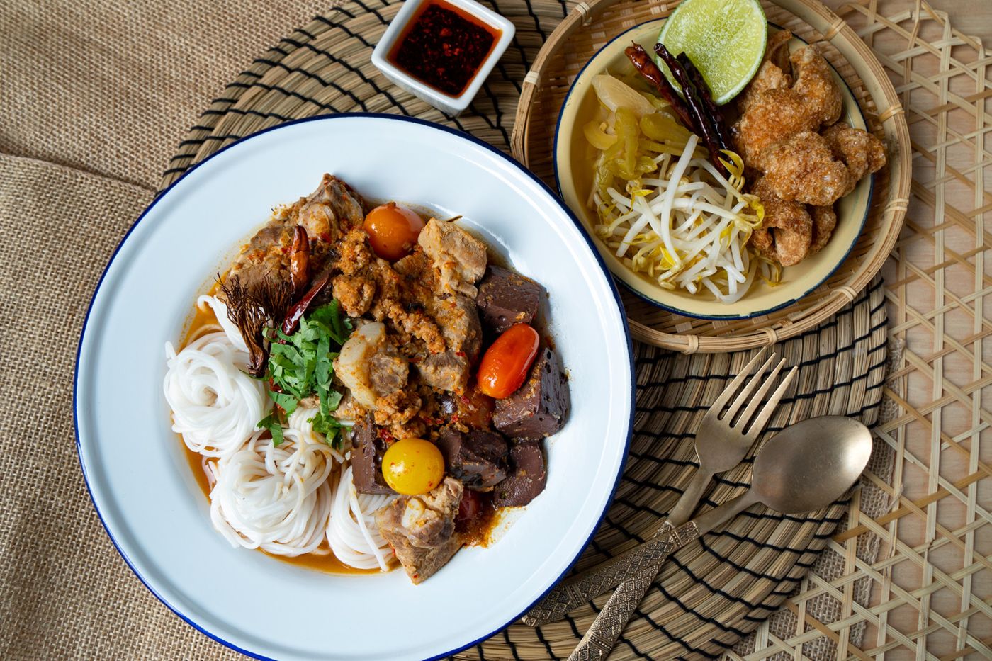 The best local dishes you must try in Chiang Mai, Thailand