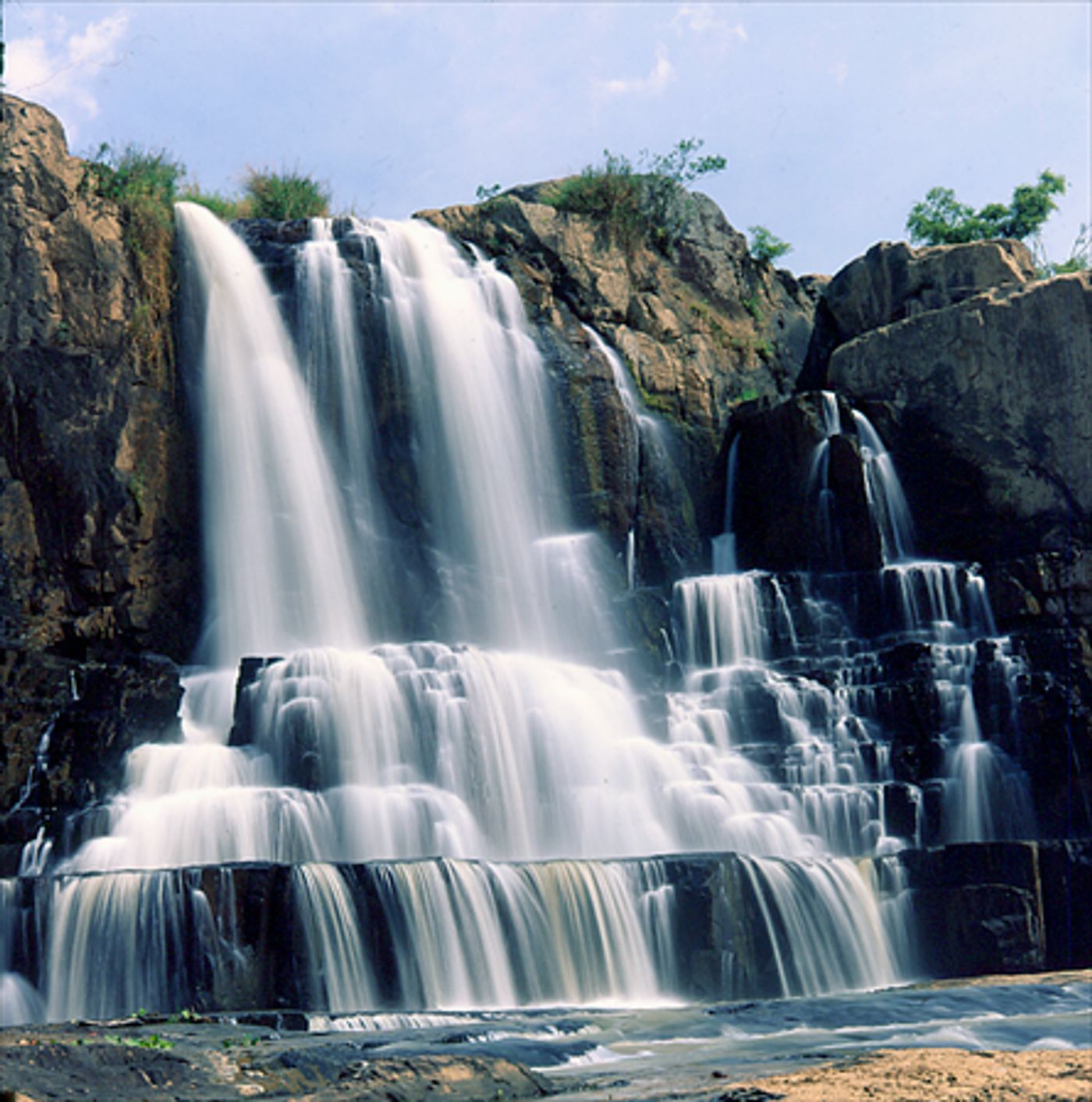 Top breathtaking waterfalls in Vietnam