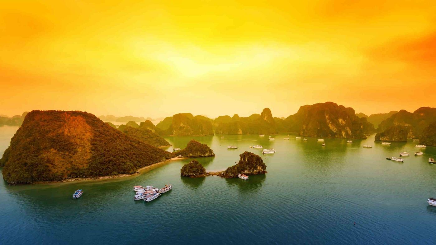 Top 6 breathtaking bays in Vietnam