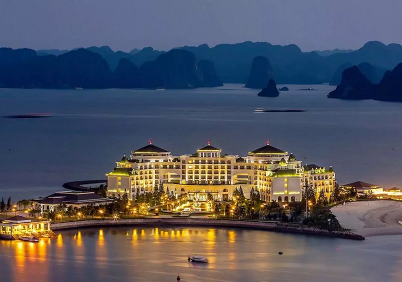 Popular place Top 5 Resorts Easily Access Ha Long Bay