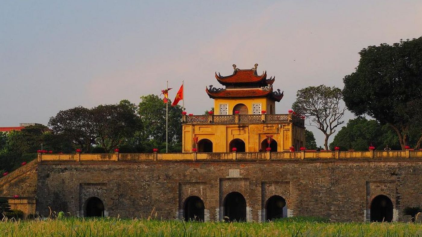 Hanoi offers Thang Long Citadel night tour to foreign visitors