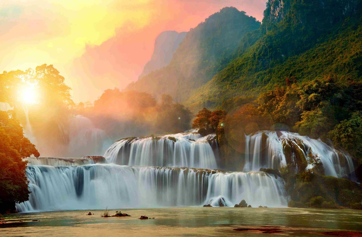The captivating beauty of Ban Gioc Waterfall. Credit: Vietravel