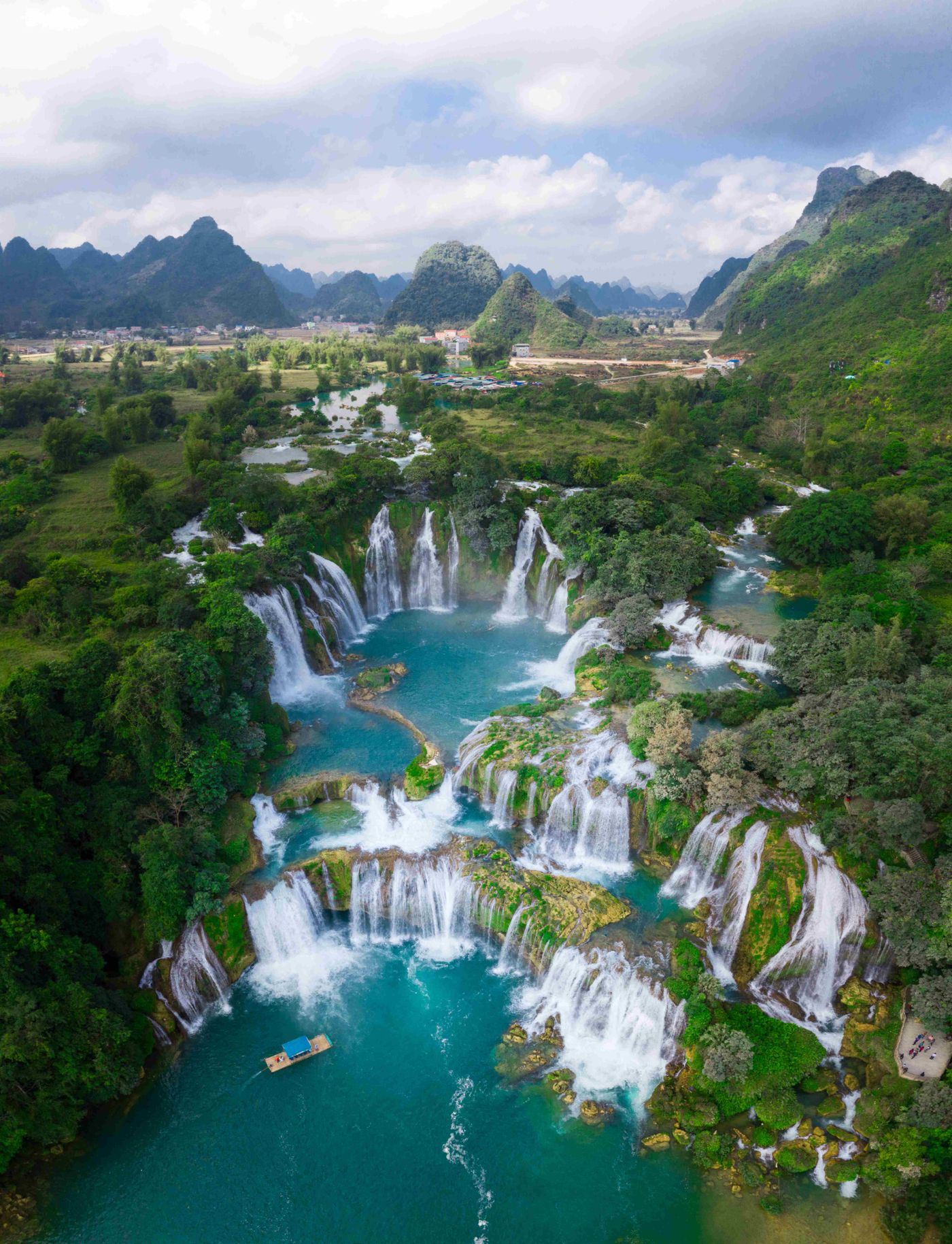 The captivating beauty of Ban Gioc Waterfall. Credit: Vietravel