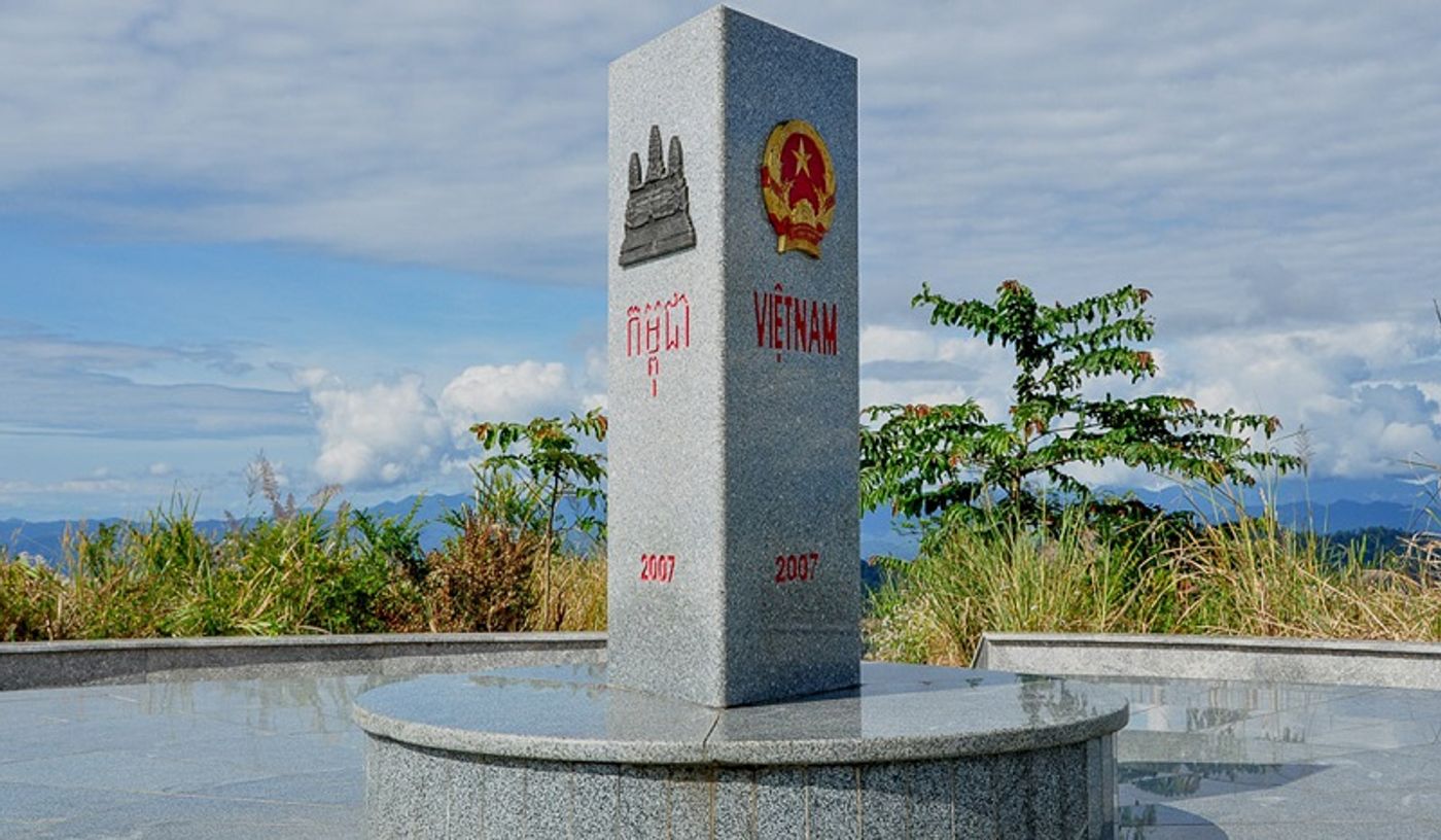 Vam Co Dong River - natural boundary between Vietnam and Cambodia