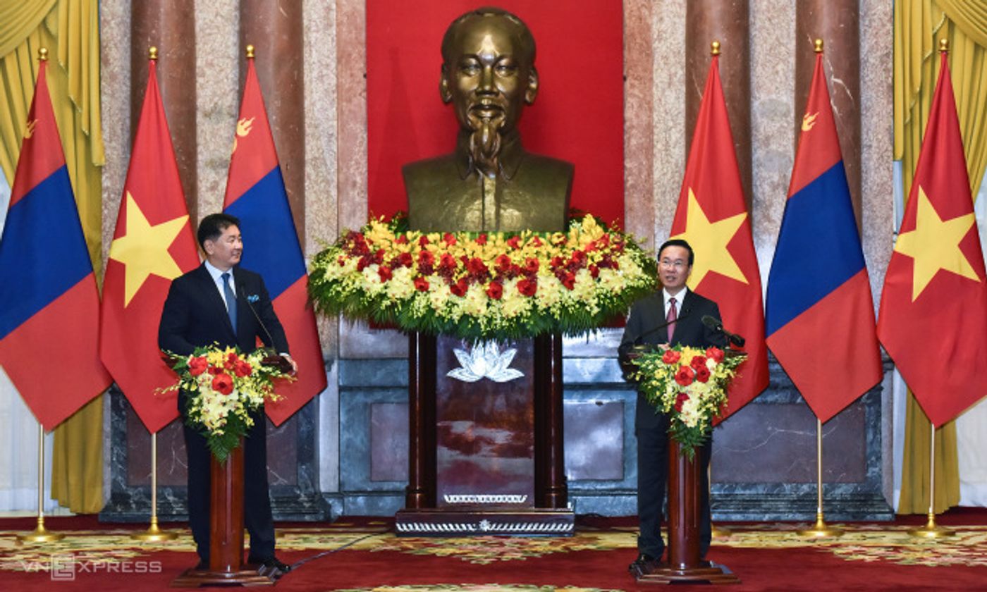 President Vo Van Thuong and President of Mongolia held a press conference on the afternoon of November 1. Photo: Giang Huy