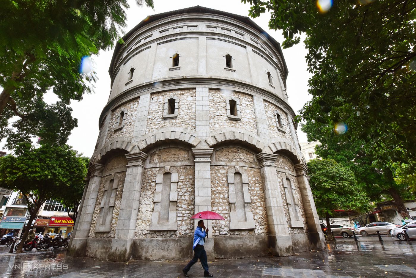 The classic look from the outside of Hang Dau water tower.