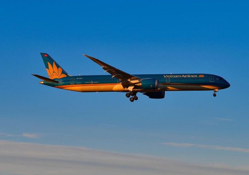Vietnam Airlines restarts air services between Hanoi and Beijing