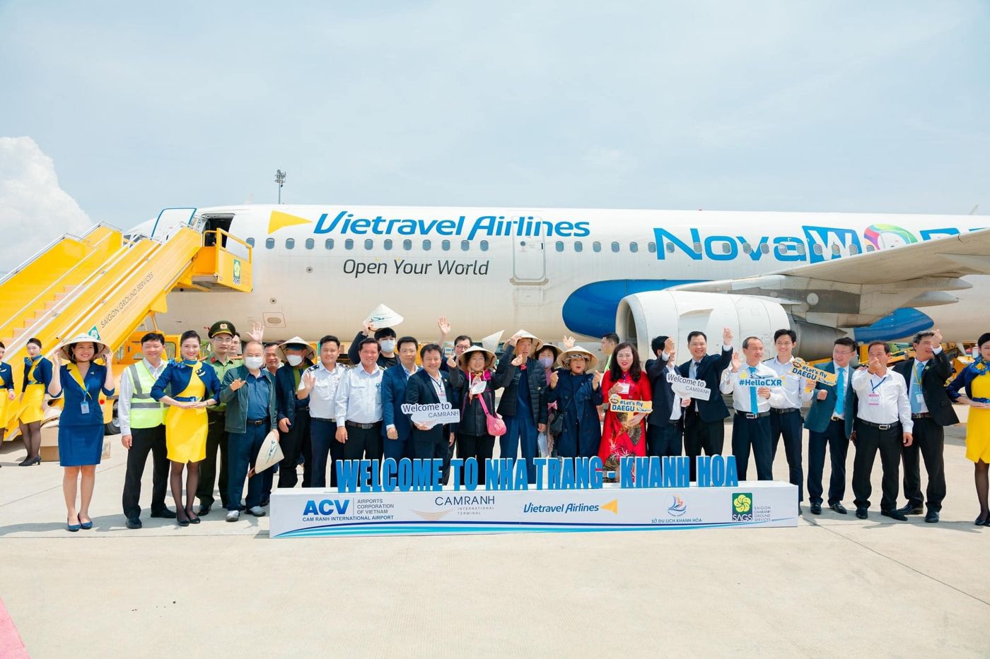Korean tourist group in Cam Ranh International Airport