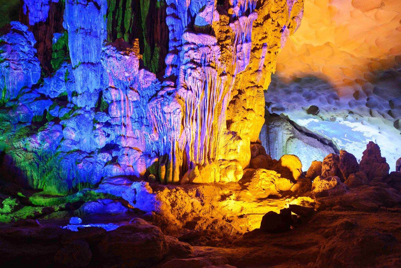 Thien Cung cave