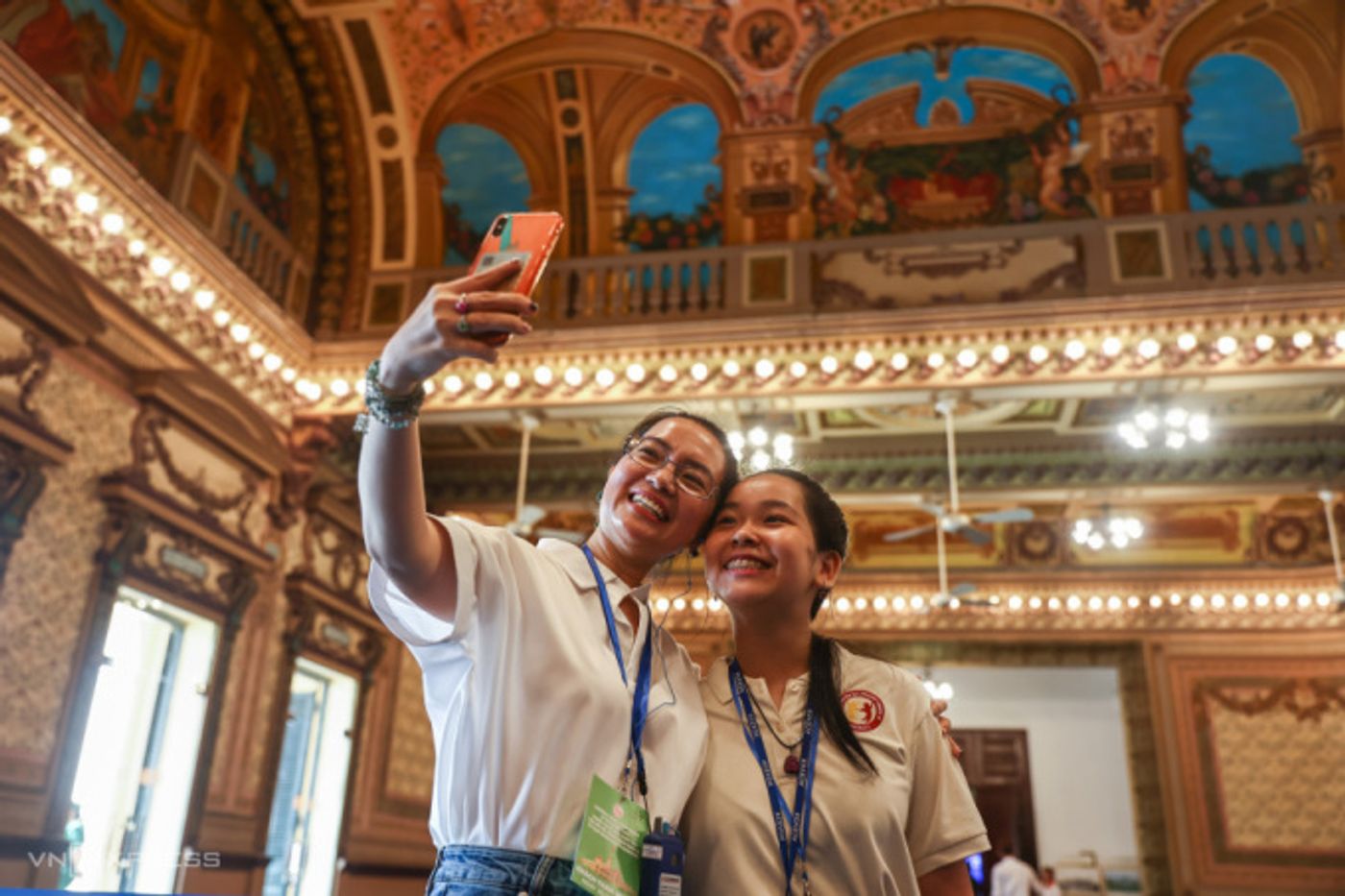 Visitors visit the People's Committee of Ho Chi Minh City on April 30. Credit: @VNExpress