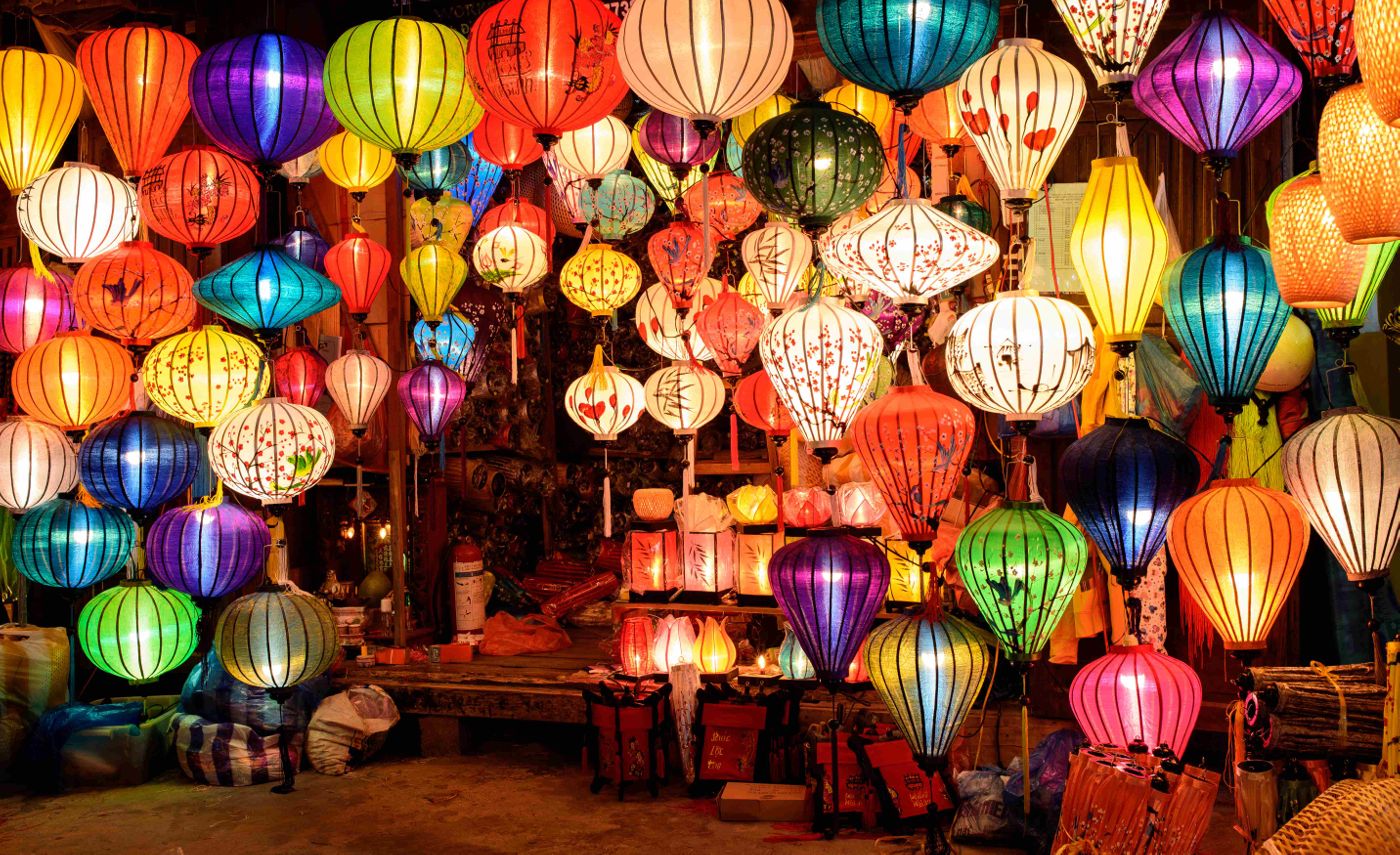 Hoi An Town with alluring lanterns