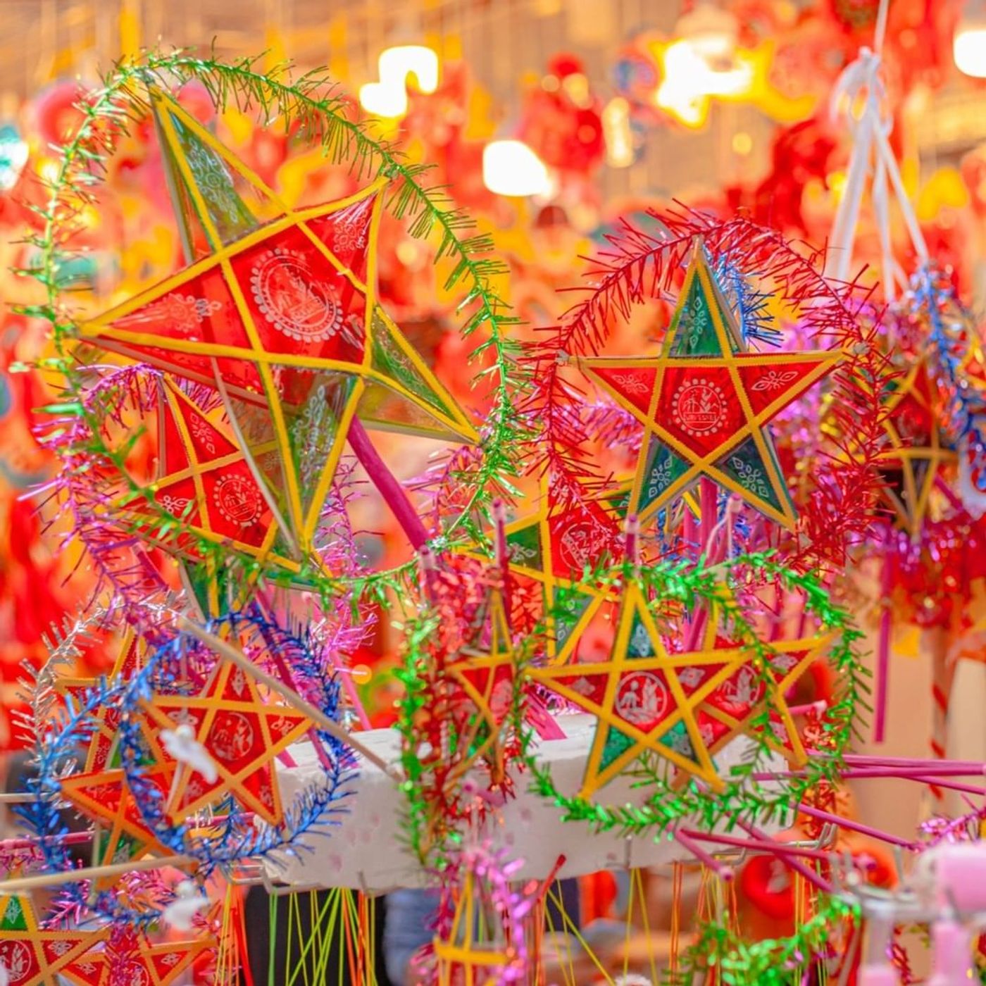 A variety of lanterns are sold on Hang Ma Street. Credit: Nguyen Tu